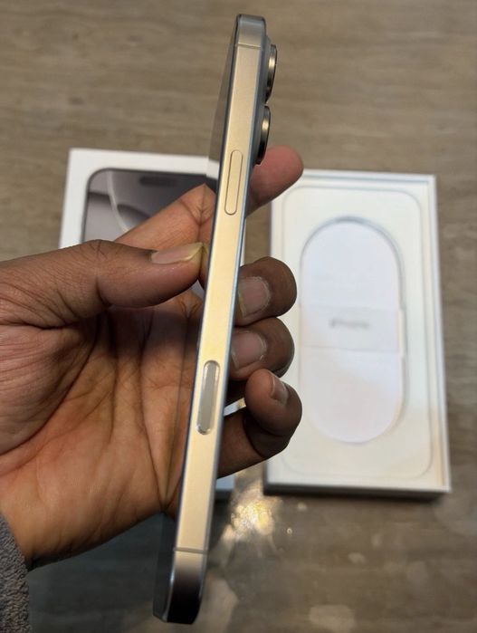 iPhone 16 Pro Max, 256GB, Natural Titanium