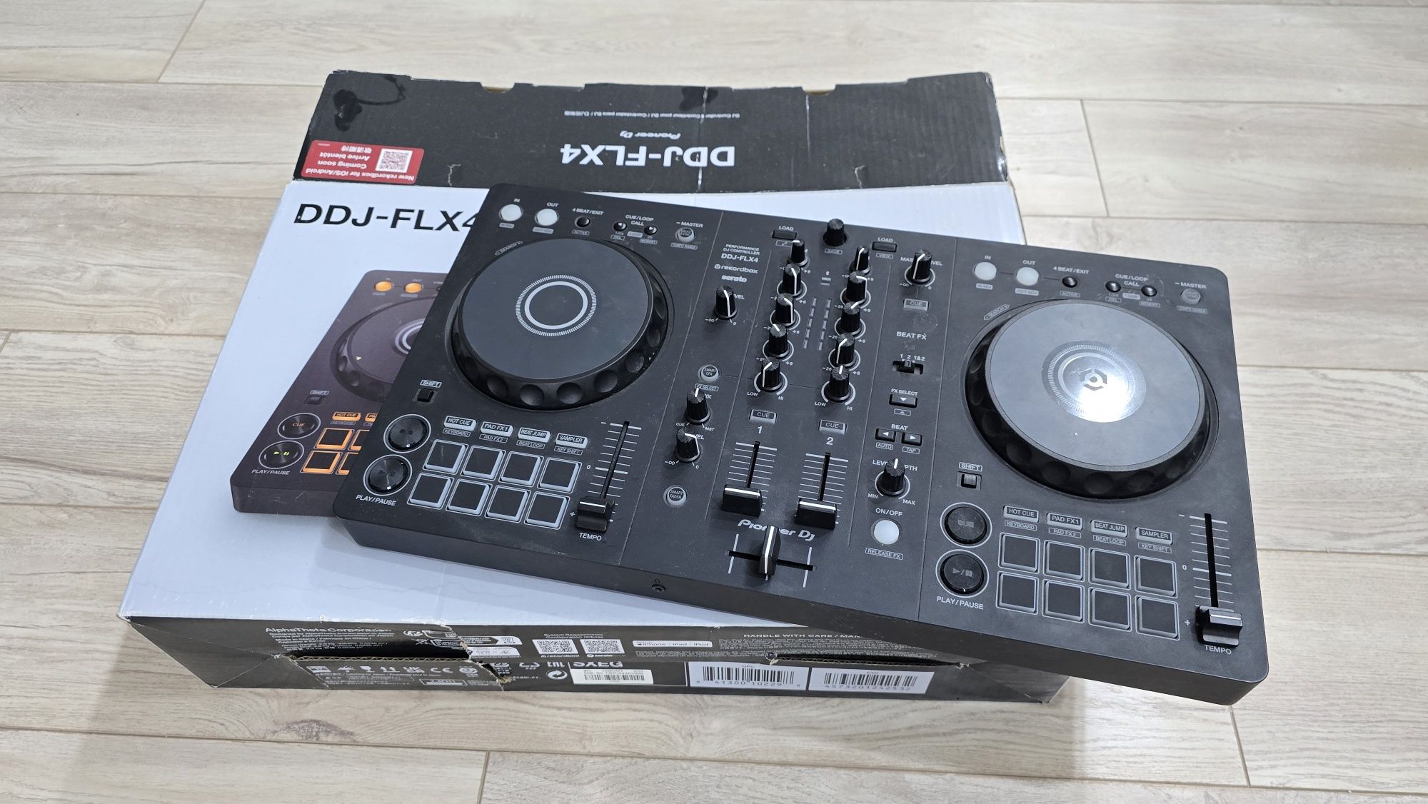 DJ Контроллер DDJ FLX-4