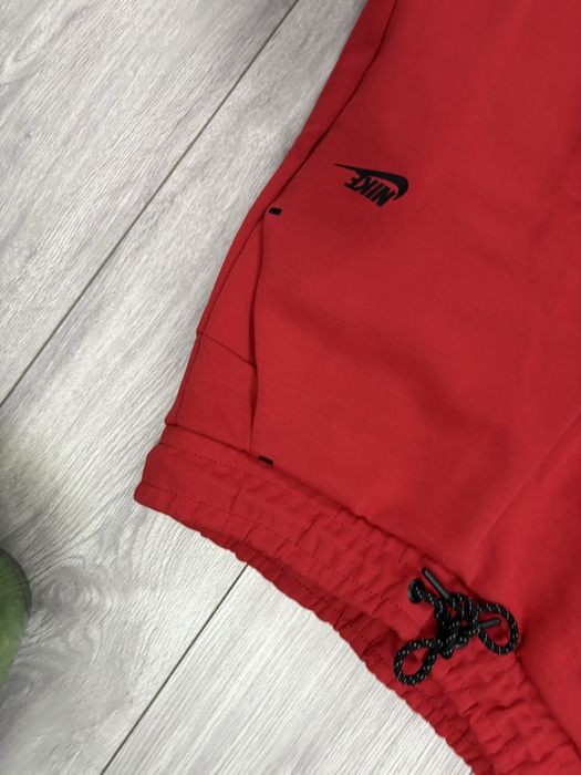 Pantaloni Nike Tech marimea M