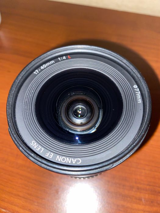 Объектив Canon 17-40 f/4L USM