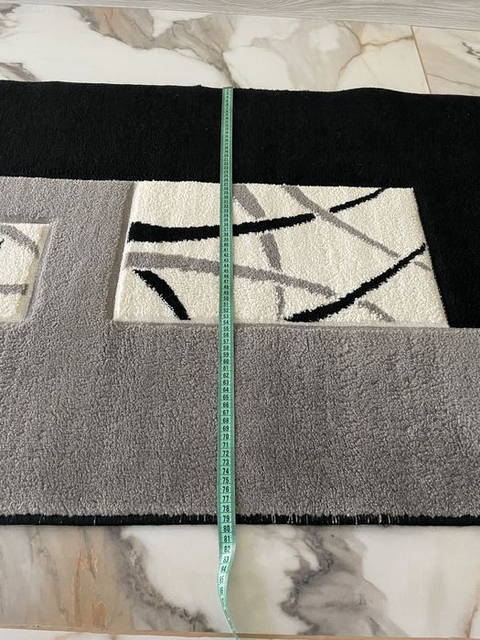 Covor gri,negru si alb, 2 m lungime/ 80 cm latime