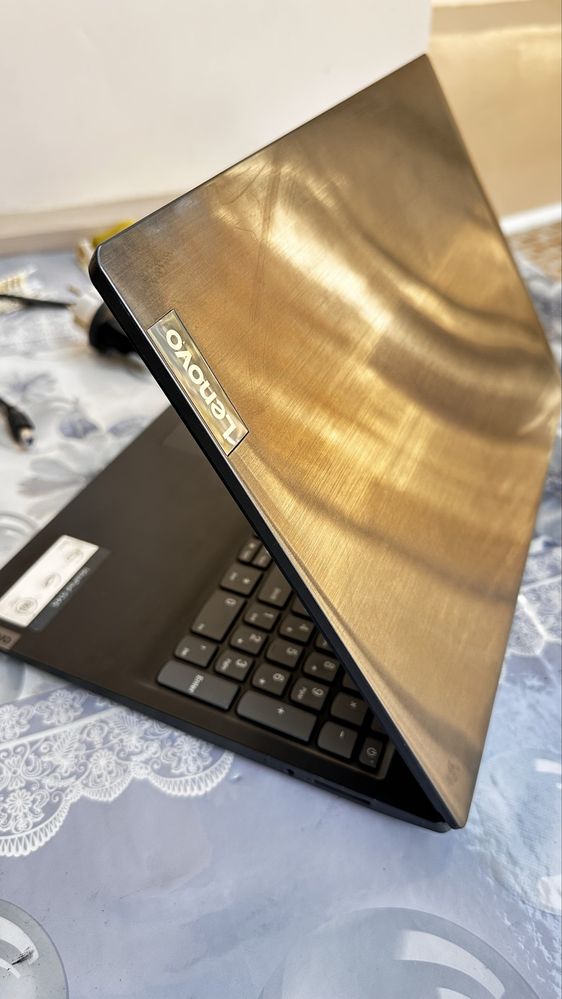 продам  ноутбук Lenova sotiladi core i5 акум-2 ч
