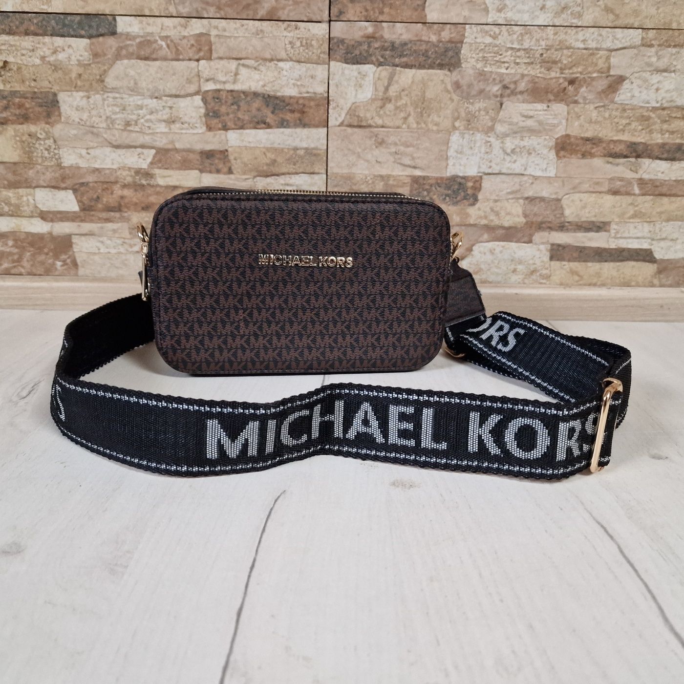 Малка дамска чанта - Michael Kors/ Guess