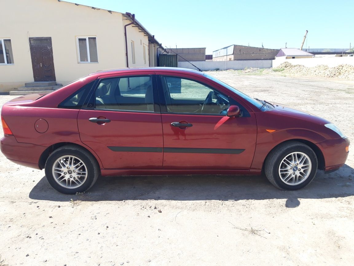 Продаётся FORD FOCUS