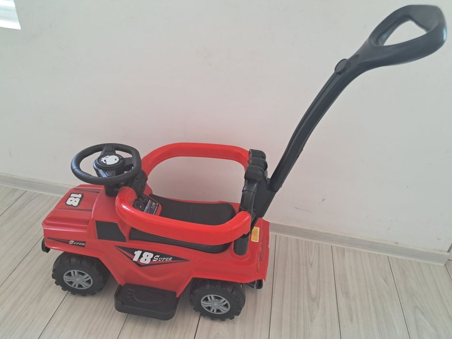 Mașinuța cu muzica