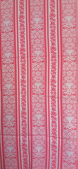 Ткань новая на занавески в рулоне и две штуки б/у