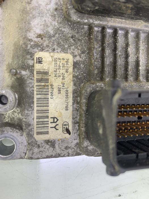 Dezmembrez Calculator motor ECU de pe Opel CORSA D 2006-2014
