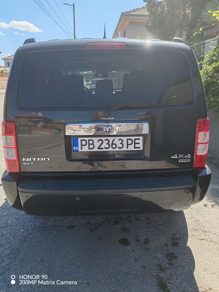 Продавам Dodge Nitro