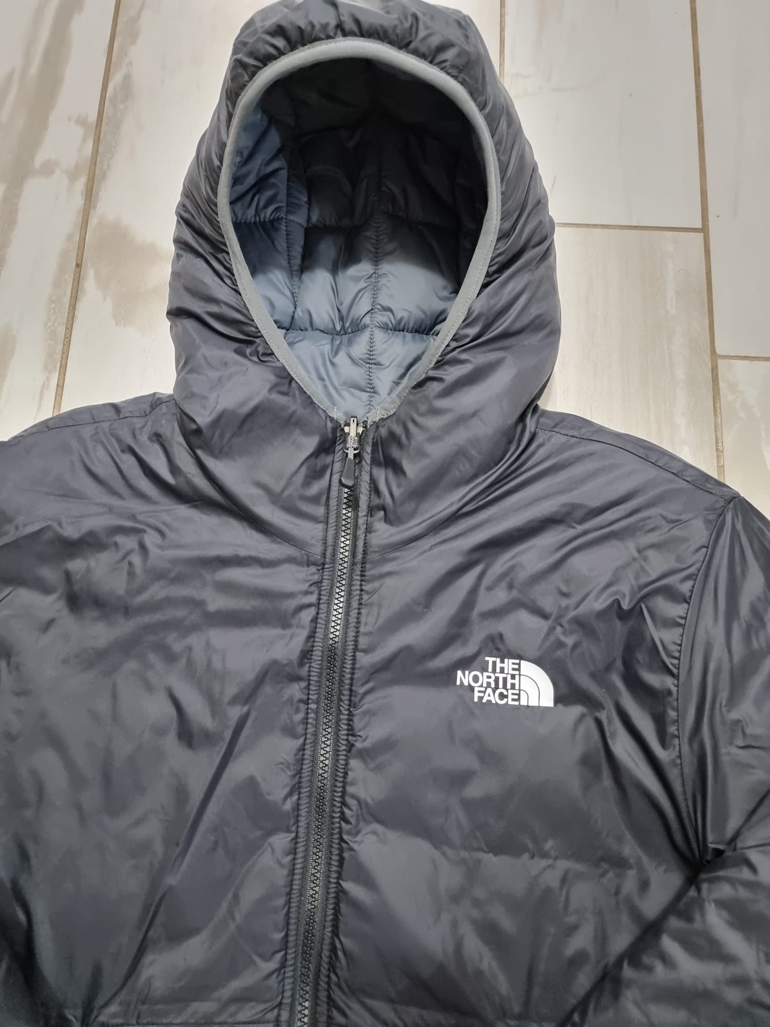 Geaca The North Face Reversibila 100% originala, marimea XS