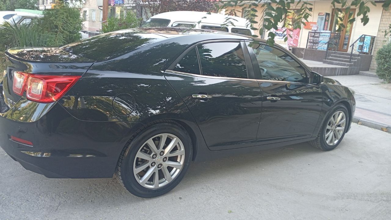 Malibu1 3-pozitsiya 2013 va 2015 salondan chiqgan