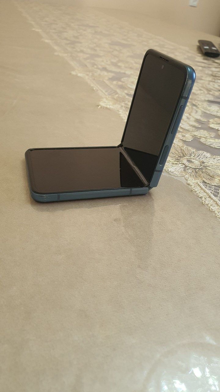 Samsung Z flip3 koreyski