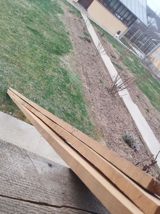 Vând cherestea de stejar uscata natural de 30 ani