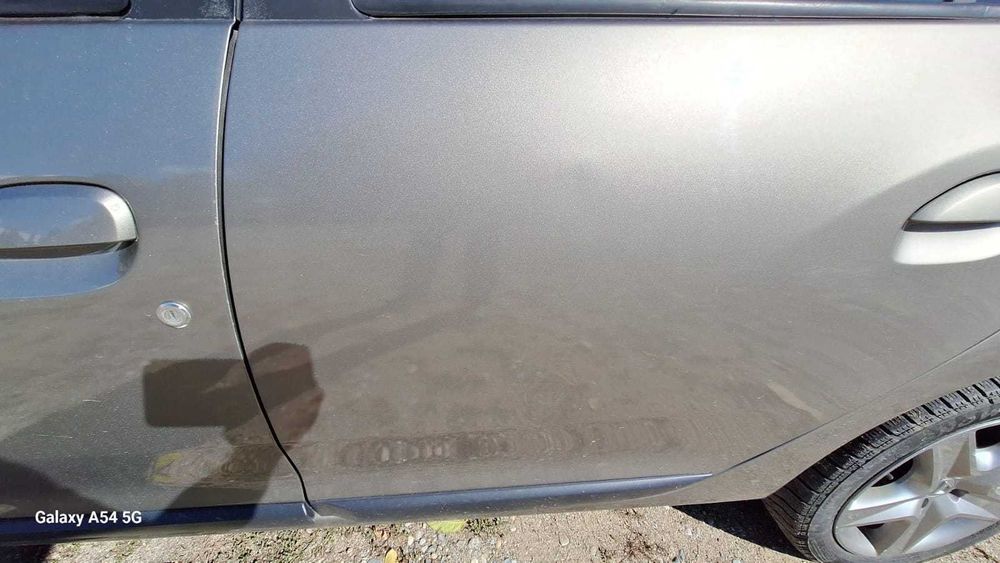 Vand Dacia Logan Prestige 1,5 DCI . 4700 Eur , negociabil