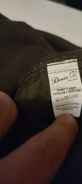 Pantaloni bărbătești