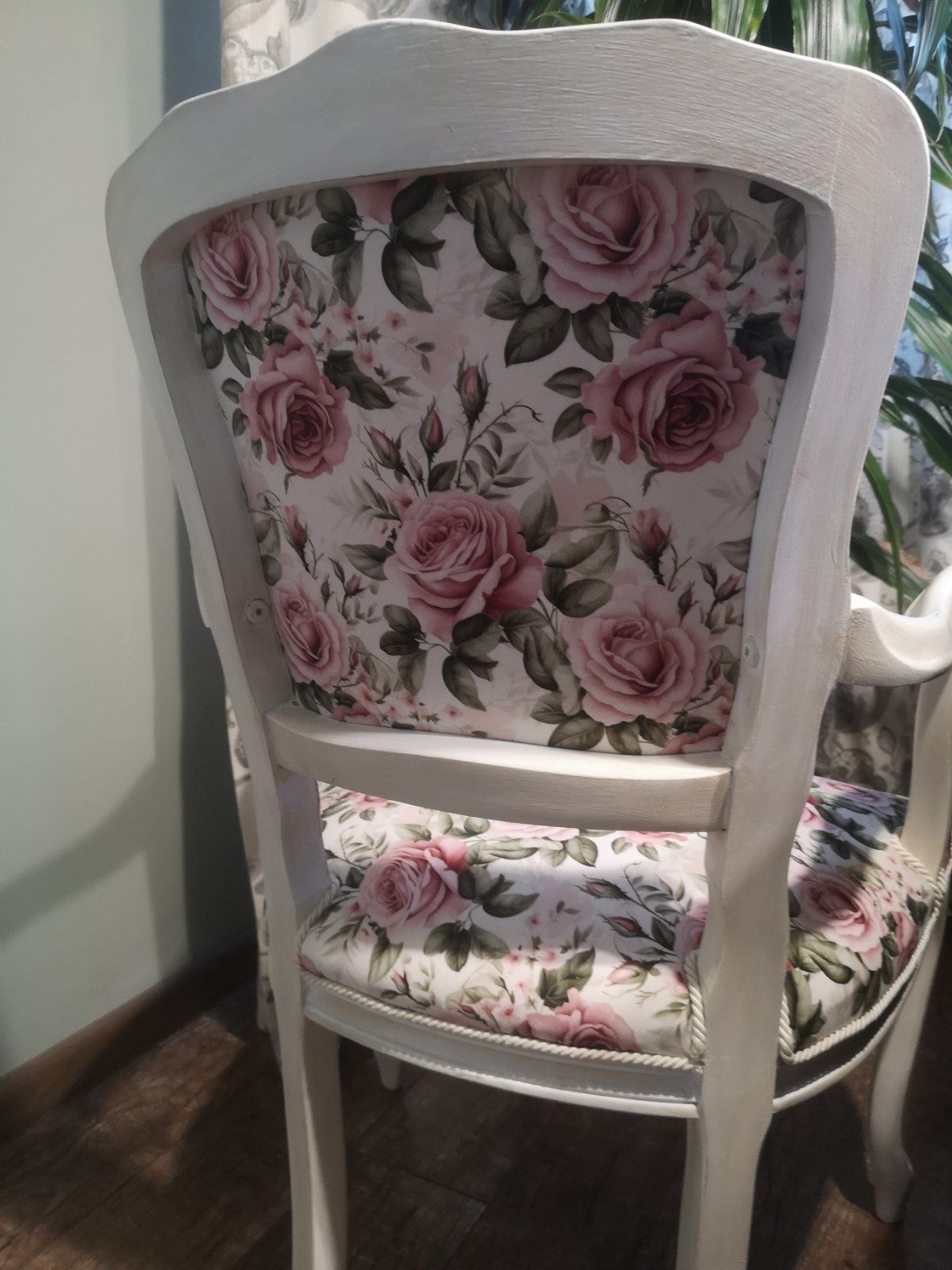 Бароков стол във винтидж стил
