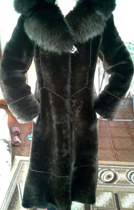 Шуба мутоновая в очень хорошем состоянии