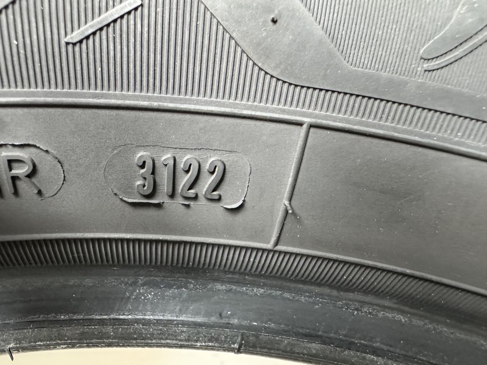Автомобилни гуми 235 55 18 Goodyear