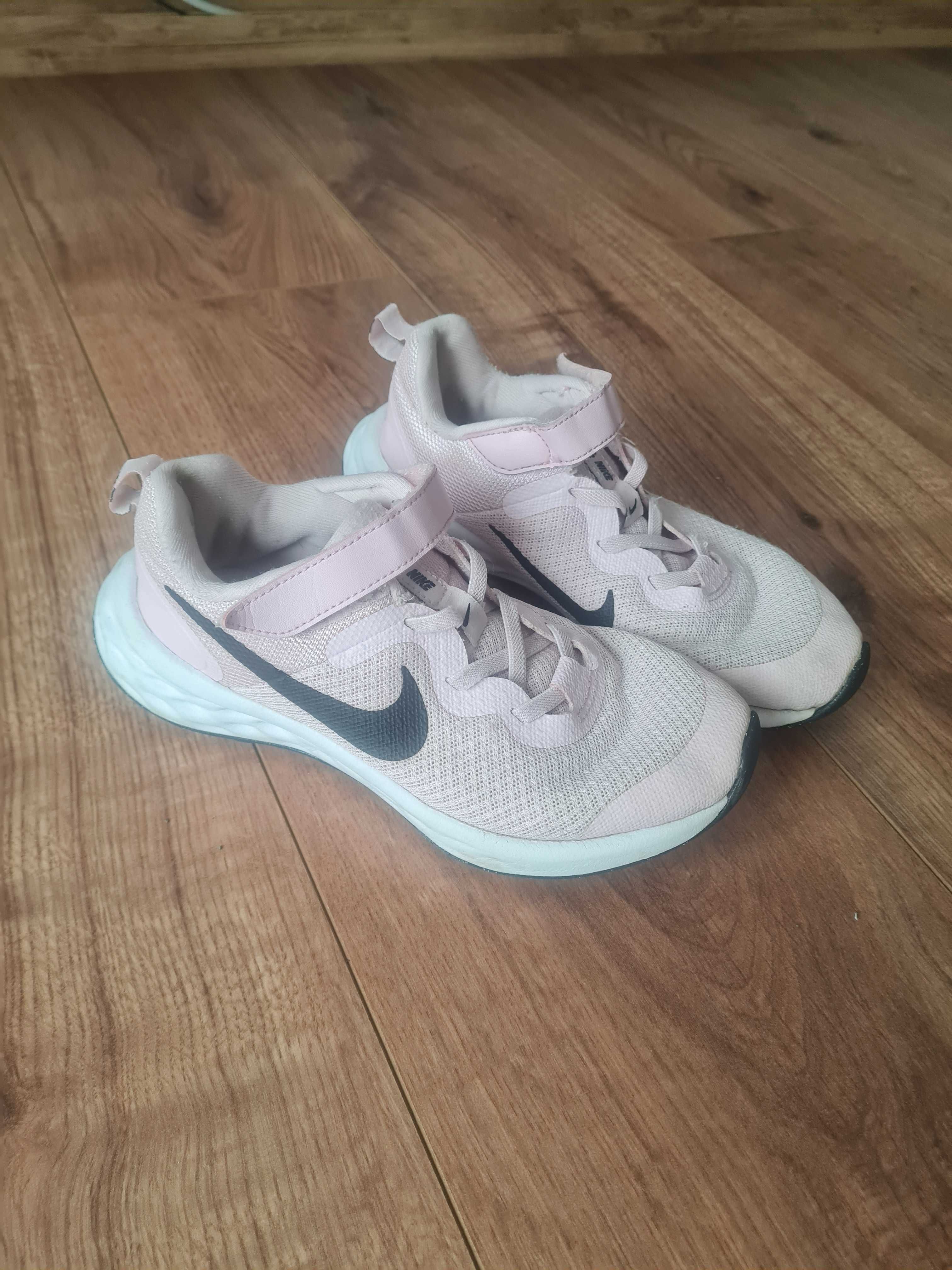 Nike маратонки за момиче