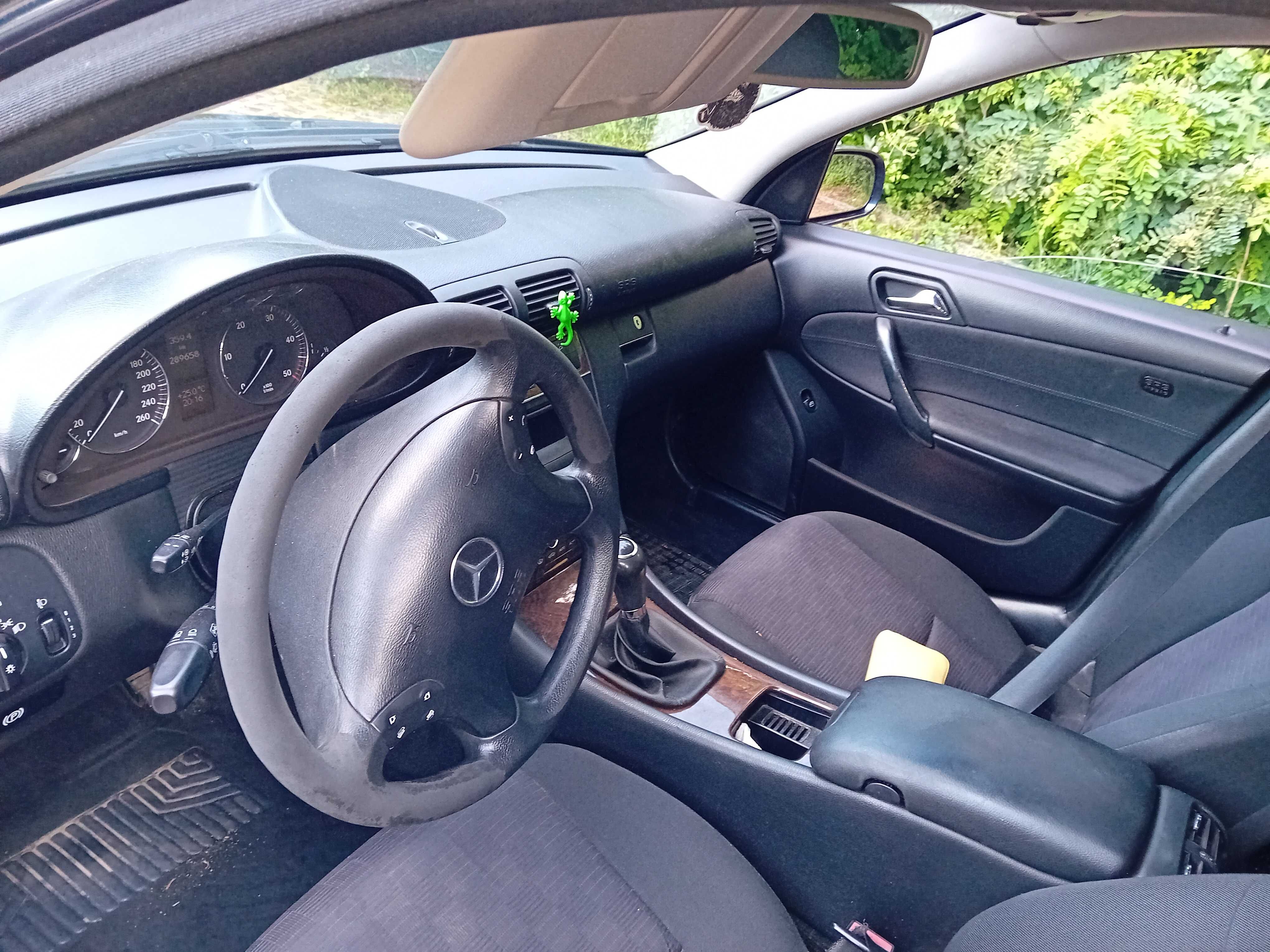 Продавам  Mercedes CDI 200