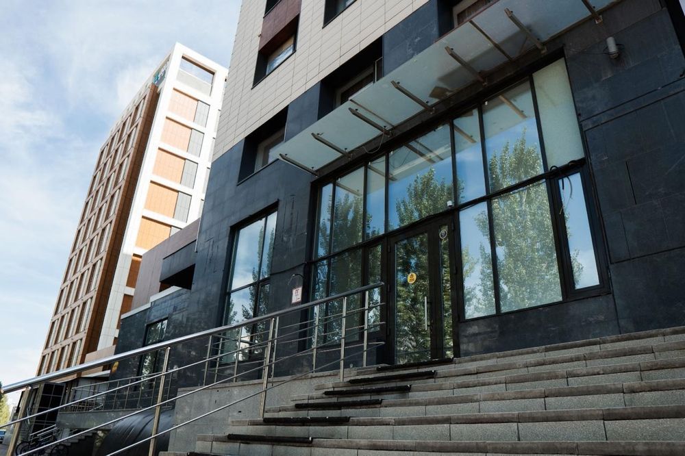 Коммерческое помещение по Сауран!