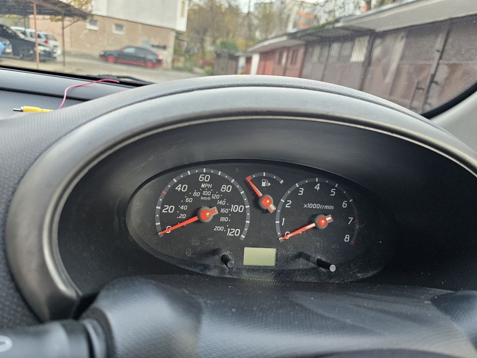 Mașină Nissan Micra