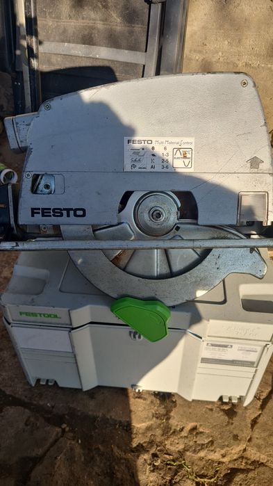 Scule festol aduse recent