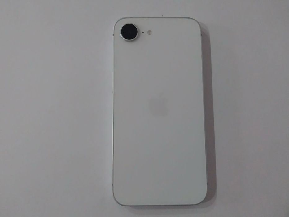 Iphone 16e 128гб.