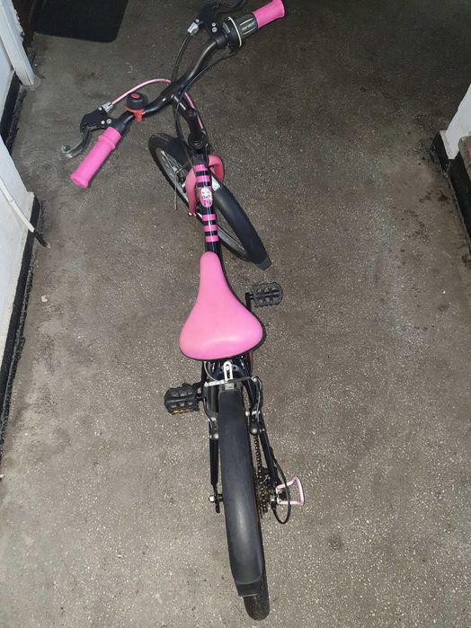 Bicicleta B'twin fete 5-9 ani (105 - 135 cm inaltime). Roti de 20''