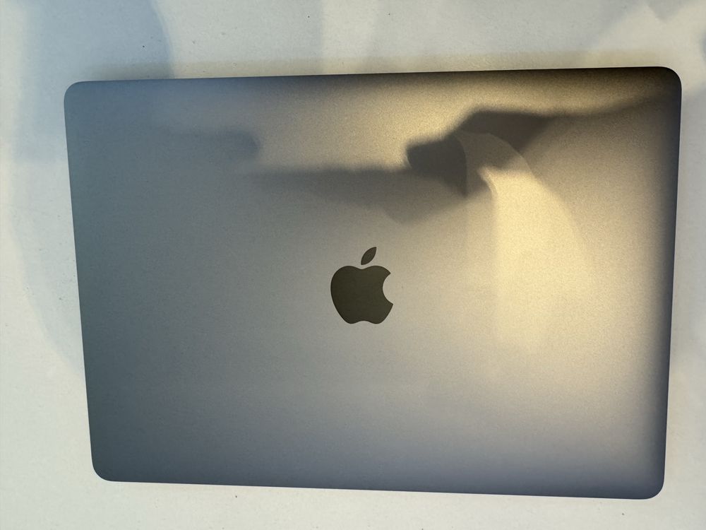 2022 MacBook Pro 13.3 M2, 16GB, 512 GB, Touch Bar