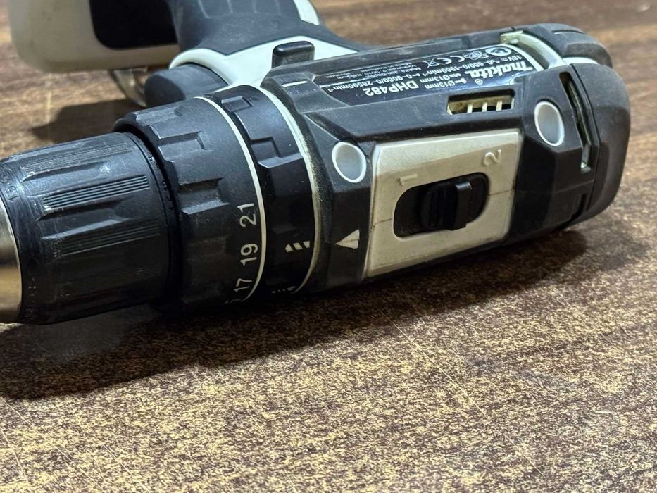 Продавам комплект Makita – винтоверт + батерия + зарядно