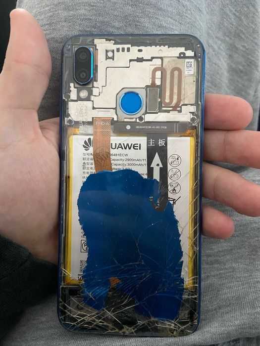 Vând urgent telefon Huawei.