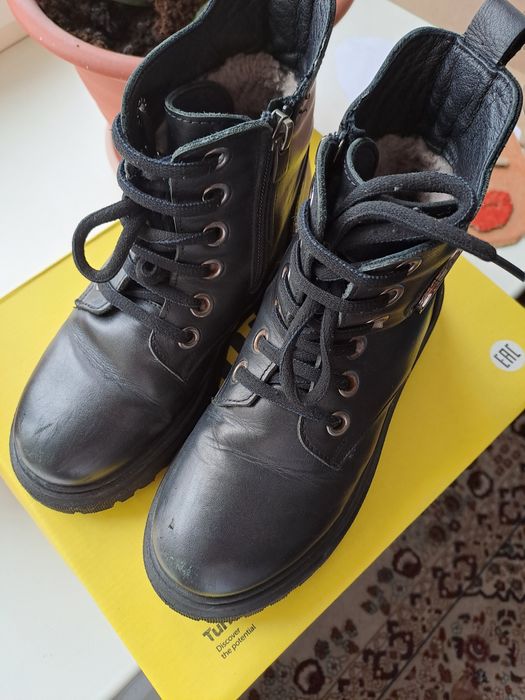 Продам кожаные зимние ботинки фирмы Tutubi на девочку