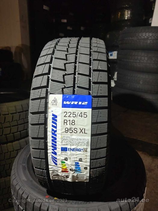 Balon shina Zimniy Winrun WR12 175/70R13