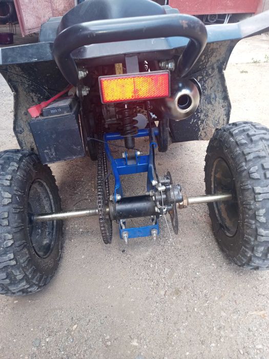 Vând ATV 49 CC  of road și strada pentru copii