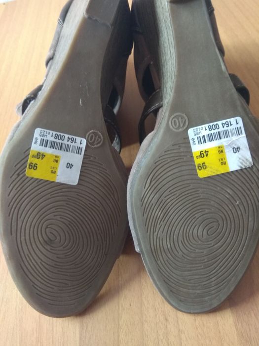 Дамски нови сандали номер 40