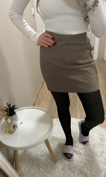 Дамска карирана пола за есента
