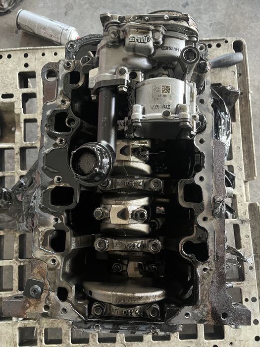 Bloc motor ambielat Vw Golf 7 1,6 TDI 2015 CLH Bloc fisurat