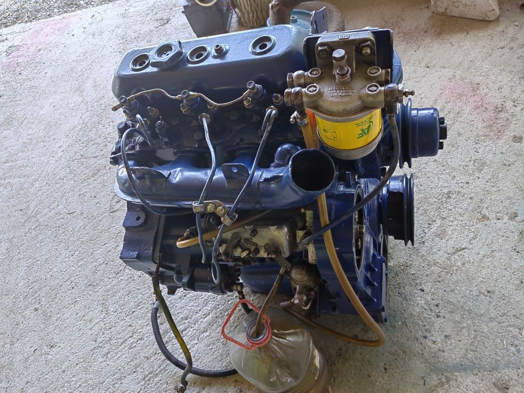 Motor tractor U445 (Cu bani sau alt motor+bani)