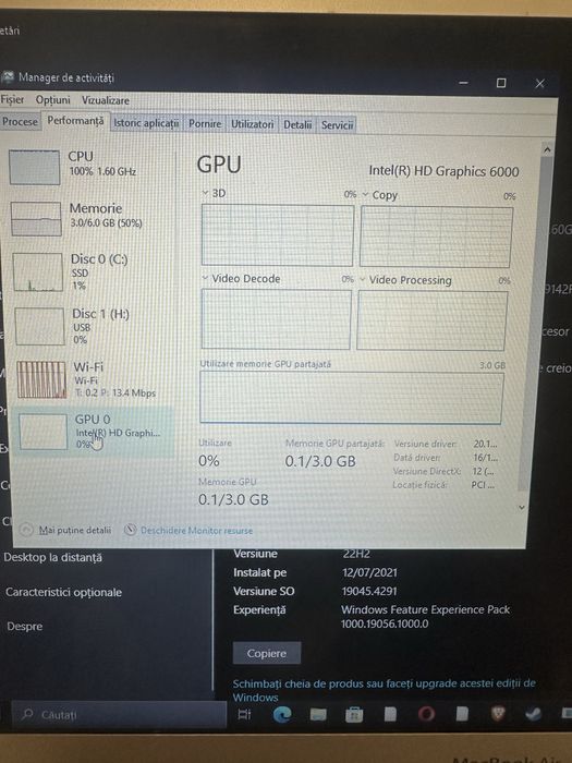 MacBook Air 13” – i5, 8GB RAM, SSD