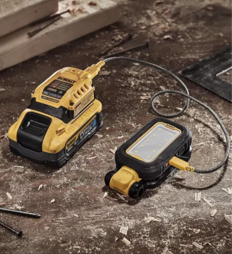 Зарядное устройство Dewalt DCB094