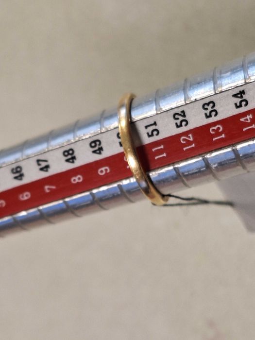 Дамски златен пръстен 1,94гр.