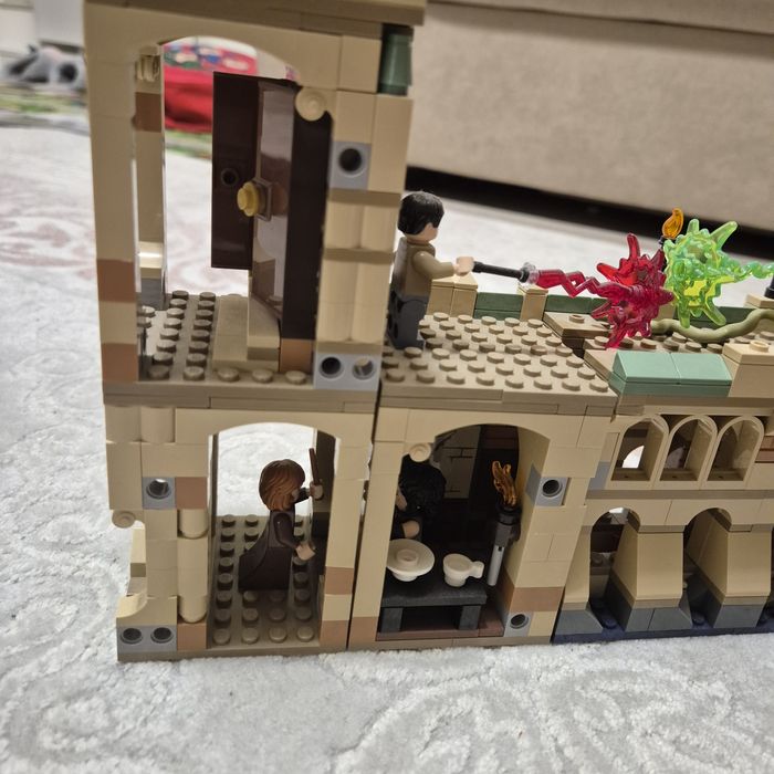 Vand Lego Harry Potter batalia de la Hogwarts cod 76415