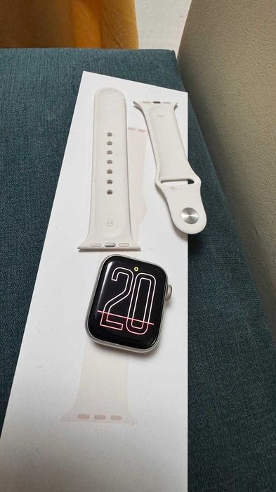 Apple Watch SE 2 (2022), GPS, Carcasa Starlight Aluminium 40mm