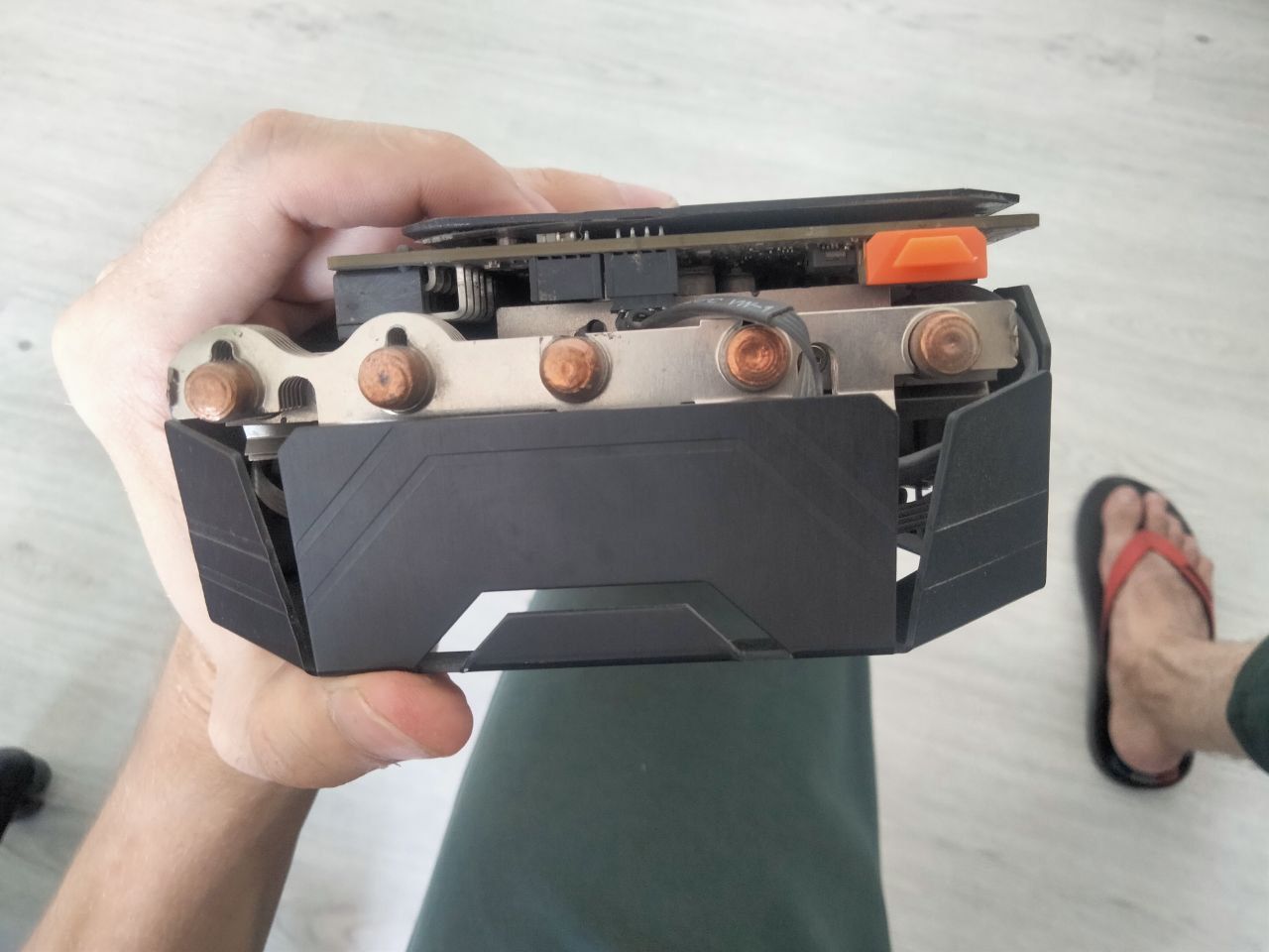 gtx 1080ti 11 Gb srochna sotiladi