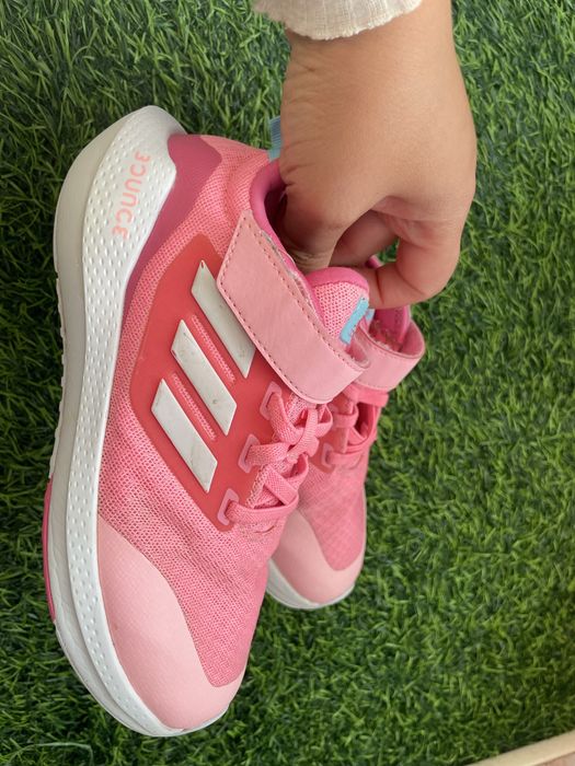 Маратонки 31 адидас