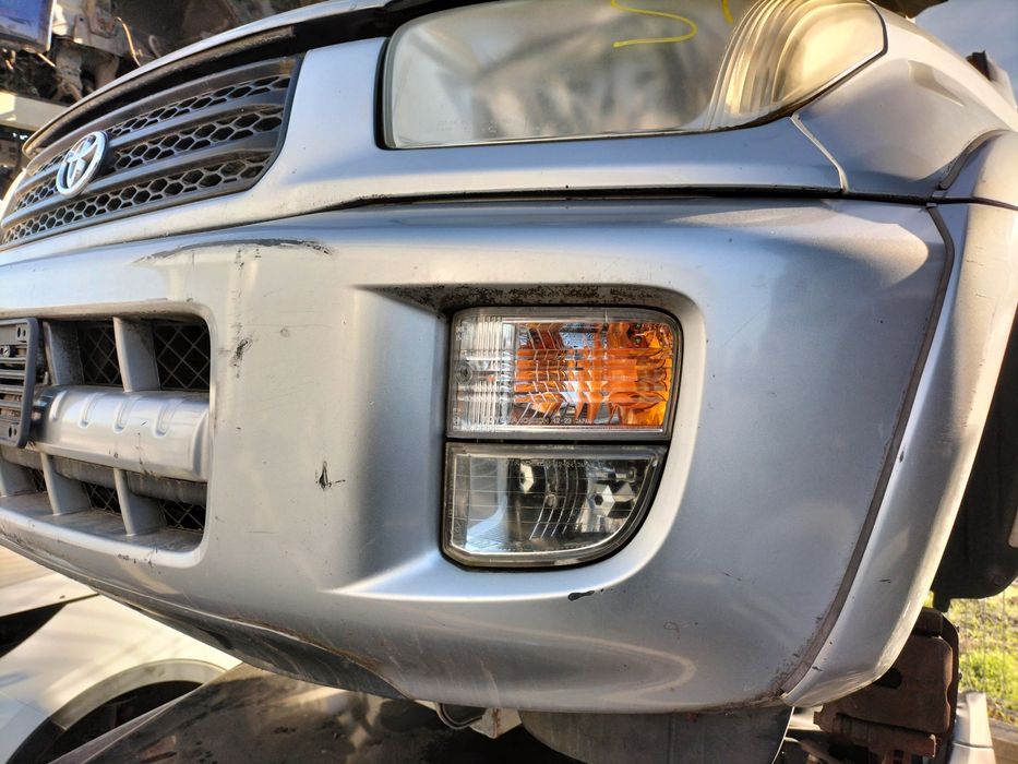 Предна броня Toyota RAV4 / Тойота Рав4 2002г.