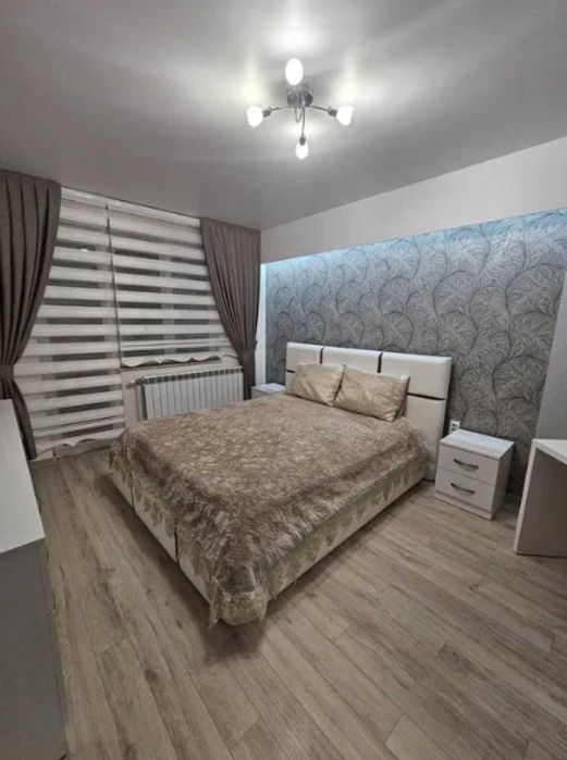 Дава се под наем Тристаен апартамент в Пловдив, Младежки Хълм - 86 кв.м за 850 € - Снимка #4