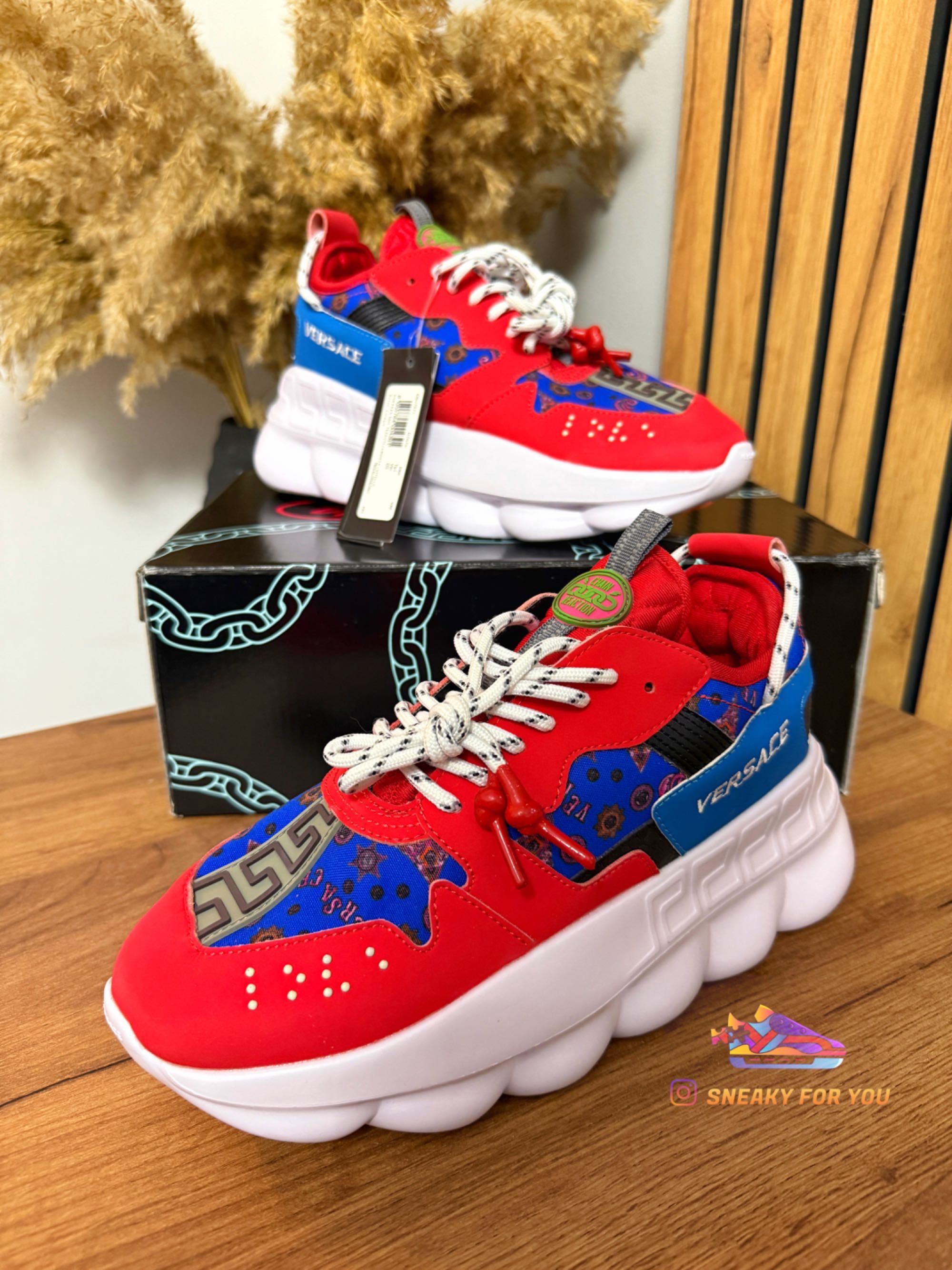 39-44 Versace Chain Reaction Red Blue