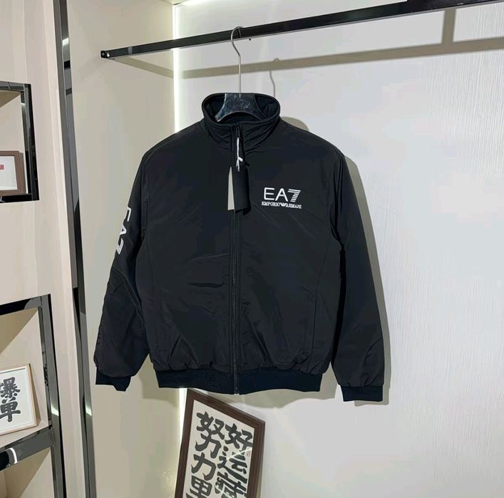 Ea7 куртка новый