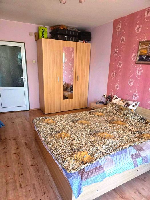 Продажба на тристаен апартамент в квартал Чайка